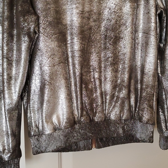 Leather jacket - Picture 4 of 4